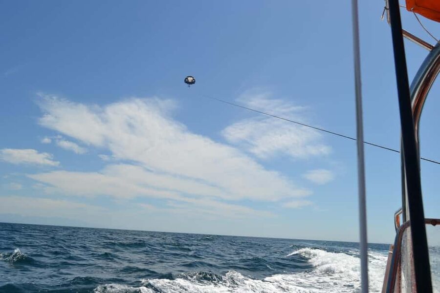 Fuengirola: The Best Parasailing Experience in Fuengirola - Clothing, t-shirt rules, and day-of comfort tips for Fuengirola