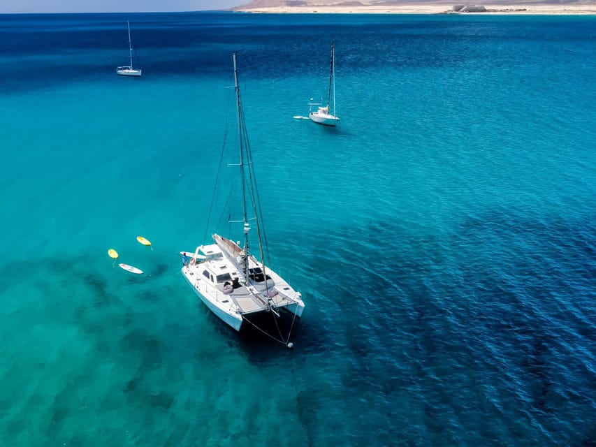 Fuerteventura : Catamaran excursion to Lobos Island - Why Lobos Island looks different from the water