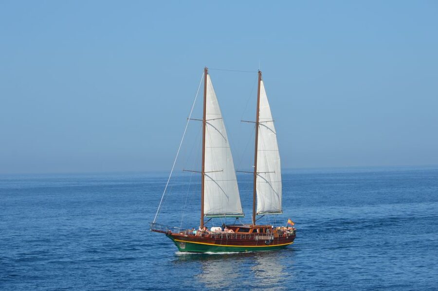 Fuerteventura: Exclusive Turkish Gulet Cruise with Lunch - Drinks and onboard vibe: what open-bar really means in practice