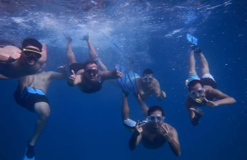 Fuerteventura: Lobos Island Catamaran Cruise with Lunch - Kayaks and stand-up paddleboards: included gear, real fun, and a learning curve that feels friendly