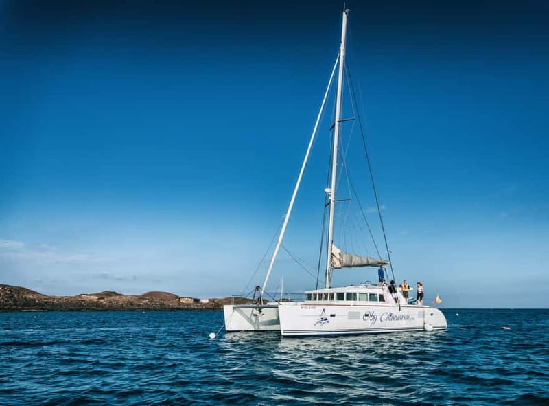 Fuerteventura: Lobos Island Catamaran Cruise with Lunch - The cruise there and back: a smooth way to start your sea day