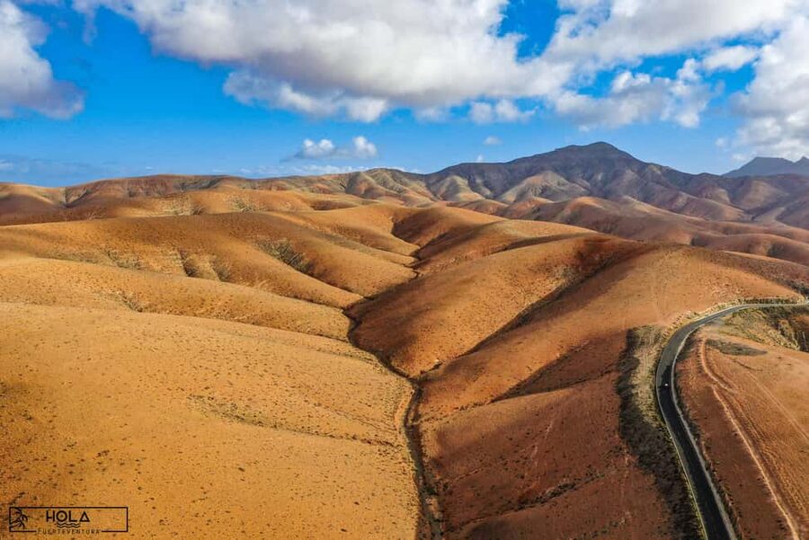 Fuerteventura: Top 5 Instagram Spots Full-Day Tour & Tapas - Sotavento Lagoon: A Different Mood After Volcanoes and Sand