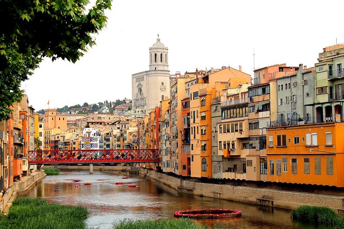 Game Of Thrones Walking Tour in Girona - Start at Plaça de Sant Feliu, then get your bearings fast