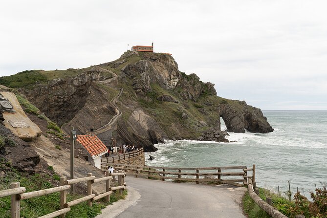 Gaztelugatxe, Mundaka and Gernika Tour from Bilbao - Guides Make This Tour: Friendly, Funny, and Practical