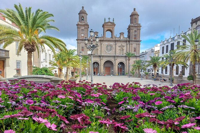 Gran Canaria 7 Highlights Small Group Tour with Tapas Picnic - Vegueta’s market hall and Las Palmas main-square photo tricks