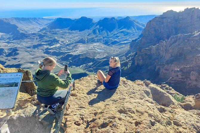 Gran Canaria 7 Highlights Small Group Tour with Tapas Picnic - Teror: basilica vibes and wooden balconies on peaceful streets