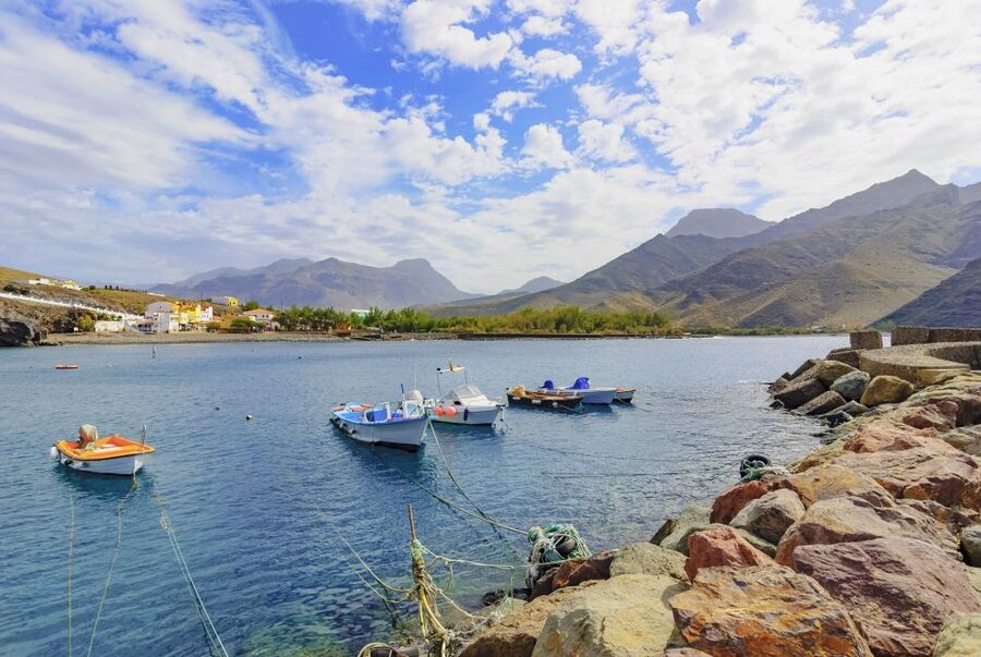 Gran Canaria: Full-Day Island Sightseeing Coach Tour - Los Azulejos de Veneguera: the quick Rainbow Rocks photo stop