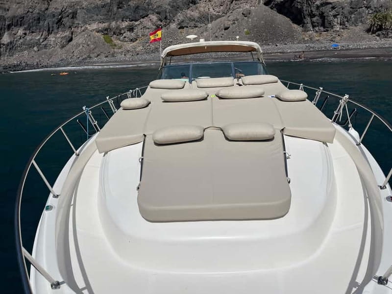 Gran Canaria: Shared yacht trip with drinks, lunch, and snorkeling - Entering the day in Puerto Rico, then cruising at a calm pace