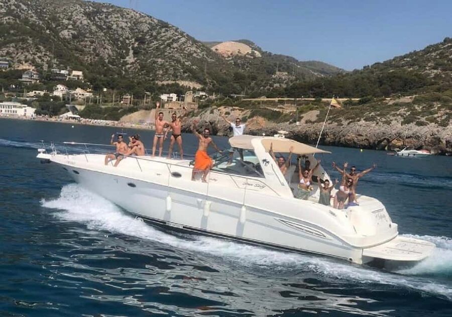 Gran Canaria: Shared yacht trip with drinks, lunch, and snorkeling - The Mogán stop: snorkeling and paddleboarding in real conditions