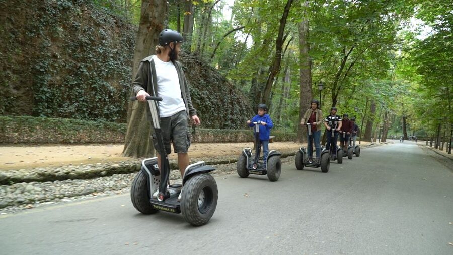 Granada: 1-Hour Panoramic Segway Tour - Albaicín hills: how easy riding turns uphill into a win