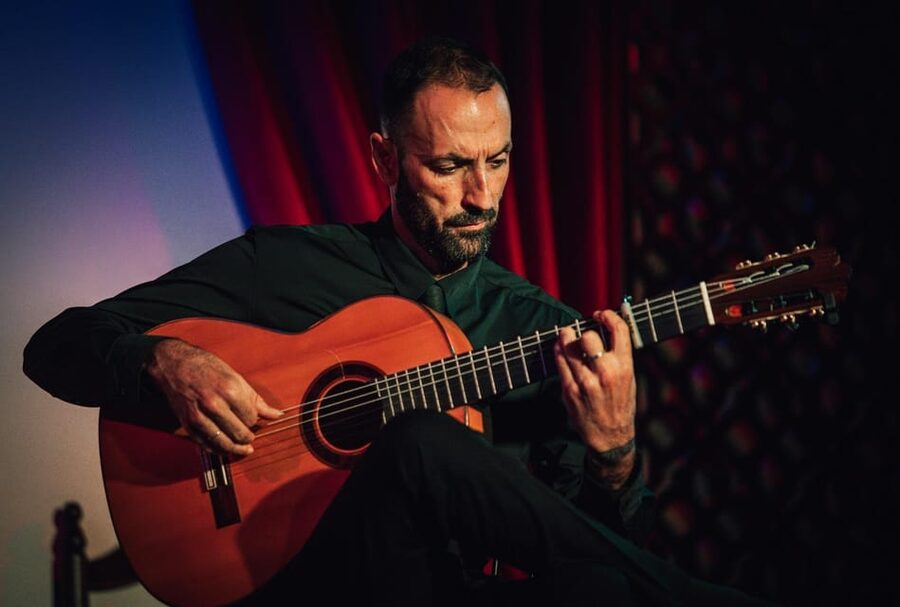 Granada: 1-Hour Traditional Flamenco Show at Palacio - Seating and visibility, getting the angle you want