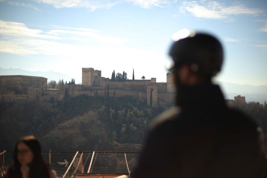 Granada: Albaicin and Sacromonte E-Bike Tour - Albaicín: Moorish alleys, lively squares, and carmen gardens