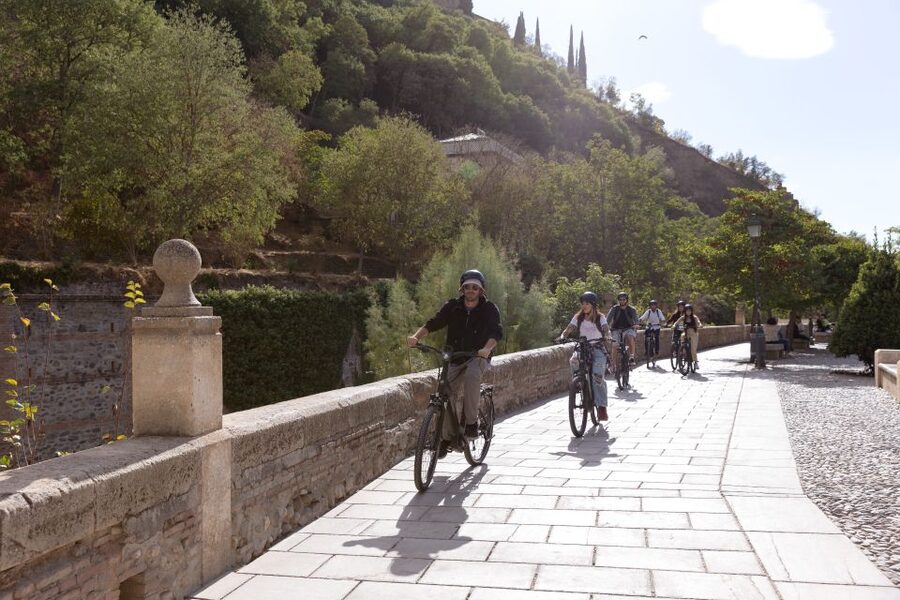 Granada: Albaicin and Sacromonte E-Bike Tour - Mirador San Nicolás: the Alhambra view with atmosphere attached