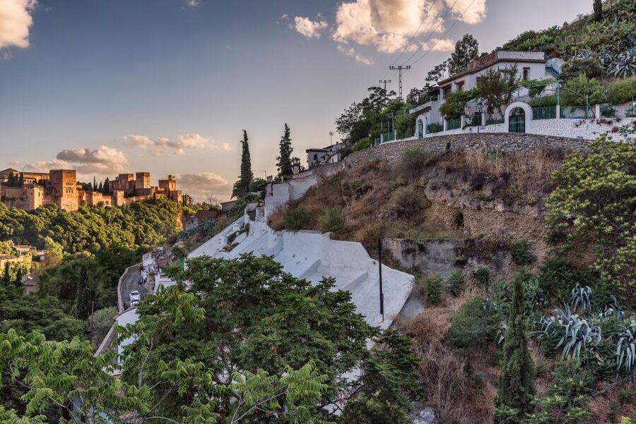 Granada: Albaicin and Sacromonte Evening Walking Tour - Plaza de San Nicolás: the viewpoint that earns its reputation