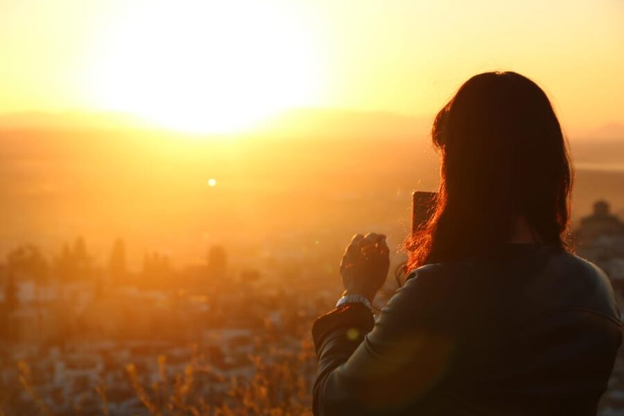 Granada: Albaicín and Sacromonte Guided Sunset Walking Tour - How to Make This 2 to 2.5 Hour Walk Feel Easy