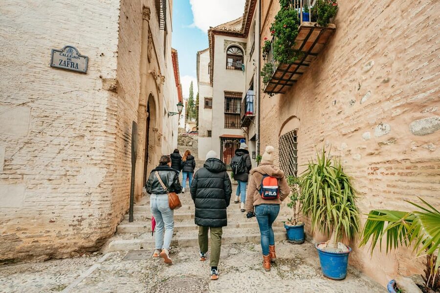 Granada: Albaicín and Sacromonte Guided Sunset Walking Tour - FAQ