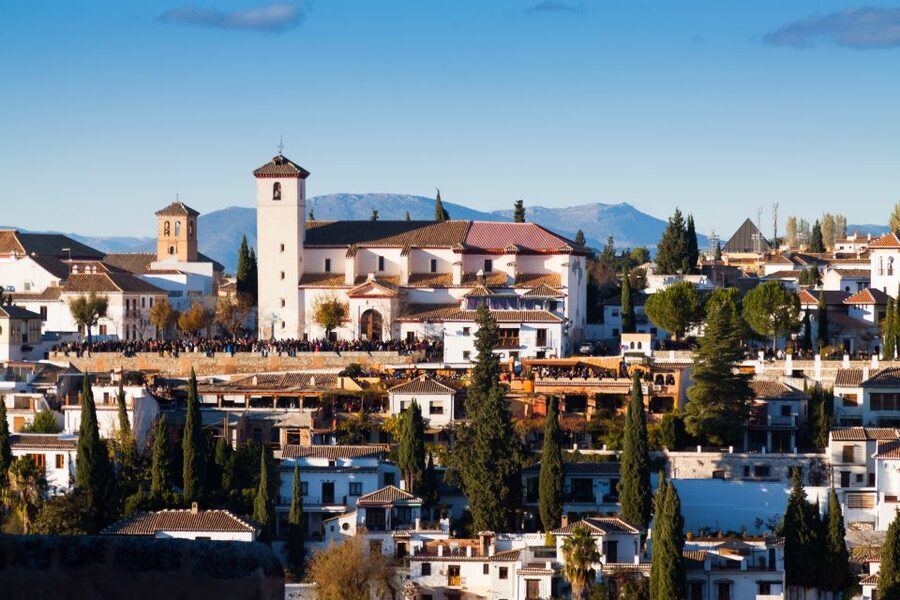 Granada: Albaicín and Sacromonte Walking Tour - Plaza Nueva to the Albaicín: stepping from city life into the old quarter