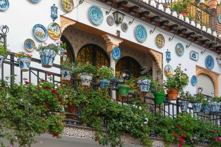 Granada: Albaicín, Sacromonte & Museum of Caves Walking Tour - Photo opportunities built into the route, not just one big stop