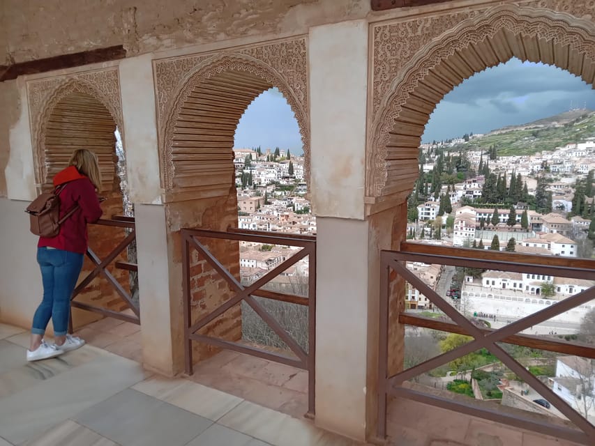 Granada: Alhambra, Alcazaba, and Nasrid Palaces Tour - El Partal stop and how to use those final minutes
