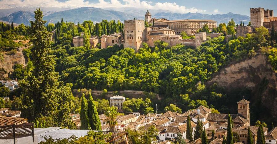 Granada: Alhambra and Charles V Palace Tour - Key things I’d watch for