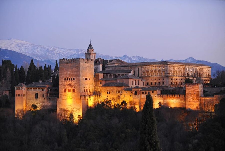 Granada: Alhambra and Generalife Garden Ticket & Guided Tour - Why this Alhambra plus Generalife tour makes sense in 3 hours