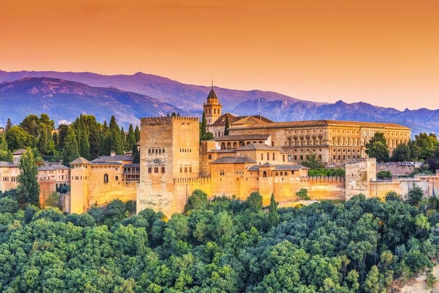Granada: Alhambra and Generalife Gardens Guided Tour - Generalife Palace and the Garden of Treasure finish