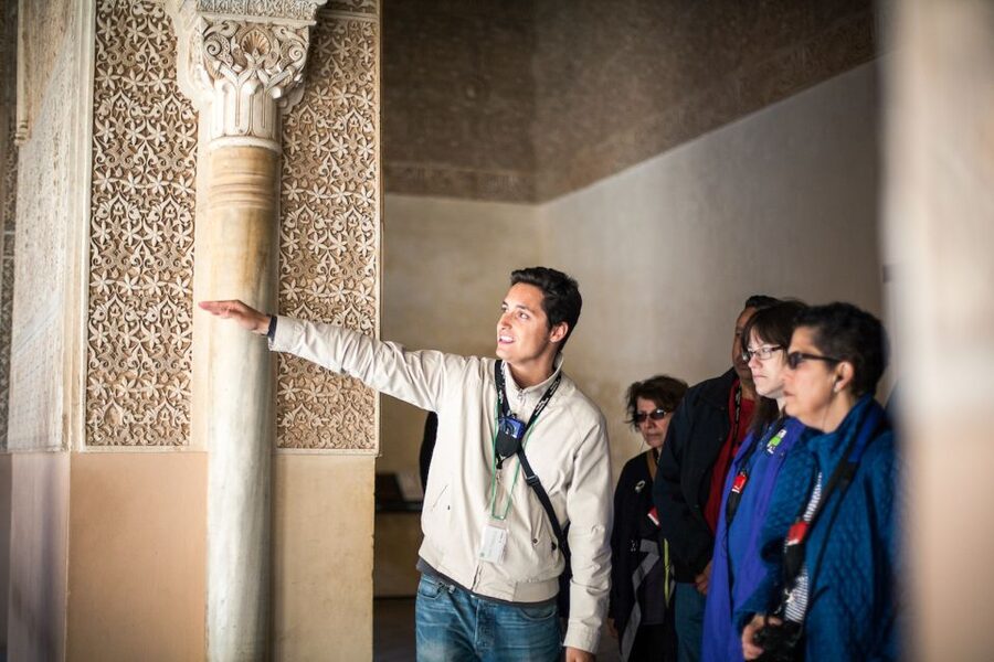 Granada: Alhambra and Nasrid Palaces Small Guided Tour - Alcazaba Fortress: Military Walls, Oldest Areas, and Granada Views