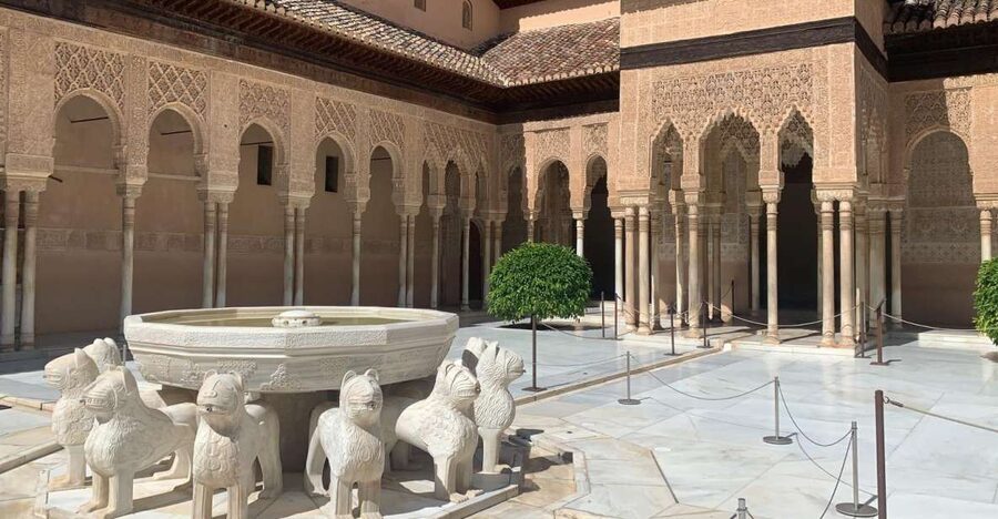 Granada: Alhambra Complex Guided Tour with Ticket - Key things I’d prioritize