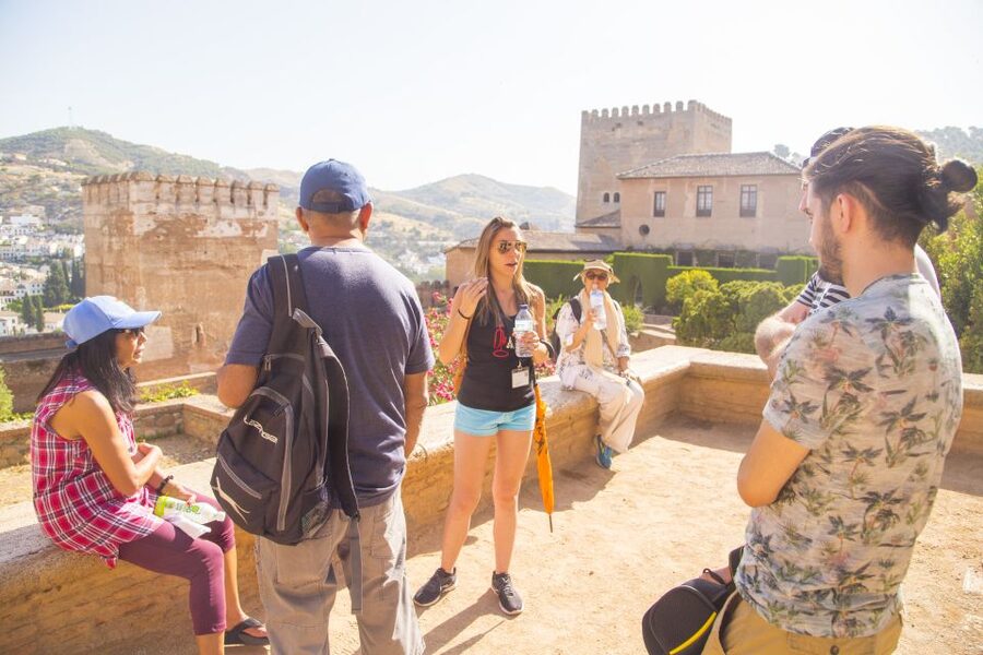 Granada: Alhambra Complex Guided Tour with Ticket - How the guide experience makes this tour worth the money
