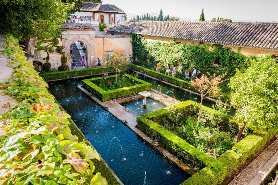 Granada: Alhambra Entry Ticket with Audio Guide - Generalife Gardens and Alcazaba Fortress: the walk that makes the whole site make sense