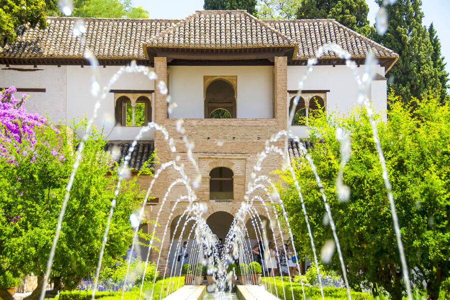 Granada: Alhambra Gardens and Generalife Ticket - Hidden walkways, route flow, and how long to budget