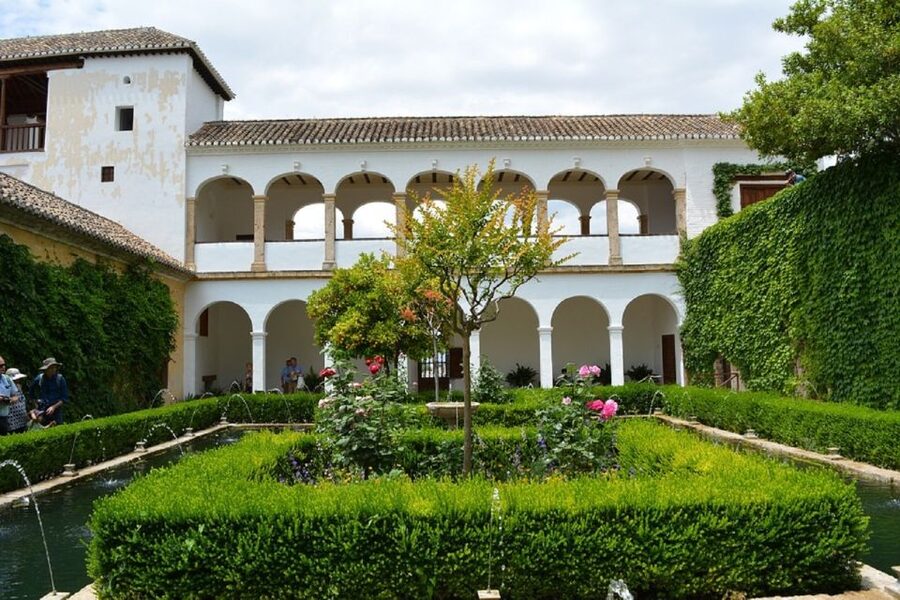 Granada: Alhambra Gardens, Generalife & Alcazaba Guided Tour - Should You Book This Tour or DIY?
