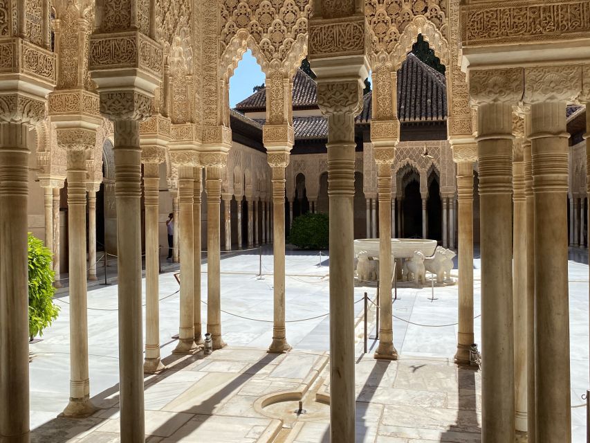 Granada: Alhambra & Generalife Fast-Track Guided Tour - Comfort Checklist and Rules That Affect Your Day