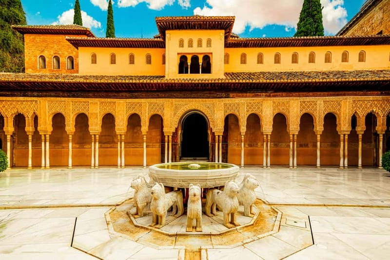 Granada: Alhambra, Generalife & Nasrid Palaces Guided Tour - Puerta del Vino and El Partal: the route moments
