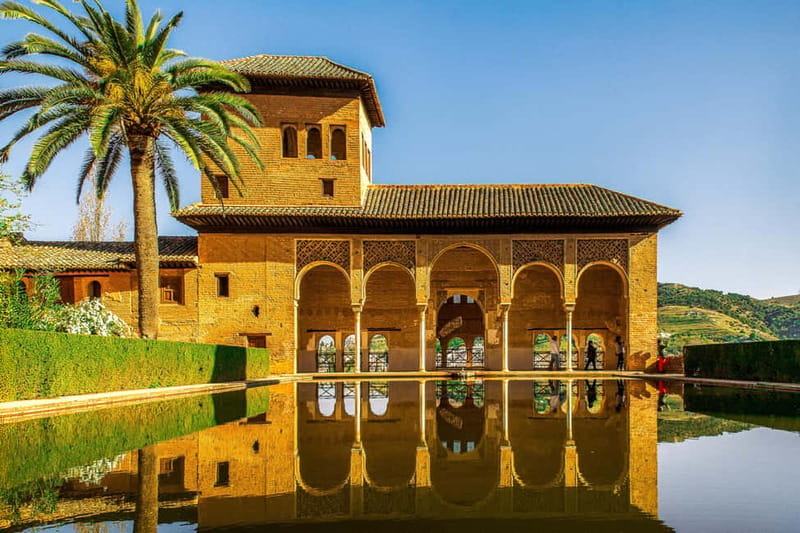 Granada: Alhambra, Generalife & Nasrid Palaces Guided Tour - Alcazaba of Alhambra: use the self-guided window wisely
