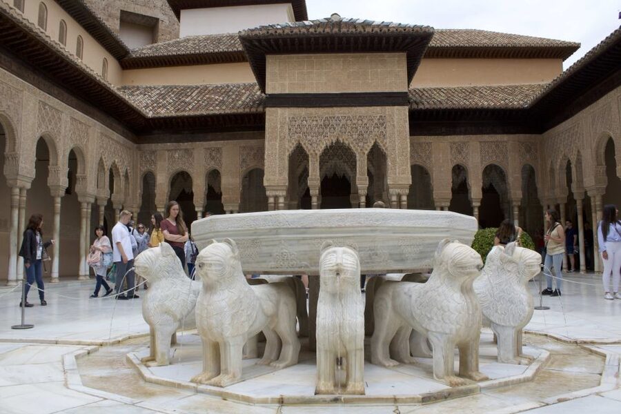 Granada: Alhambra Guided Tour with Nasrid Palaces - Why this Alhambra tour is good value for a 3-hour visit