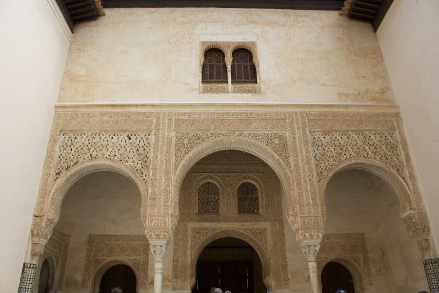 Granada: Alhambra Guided Tour with Nasrid Palaces - Should you book this Alhambra small-group tour?