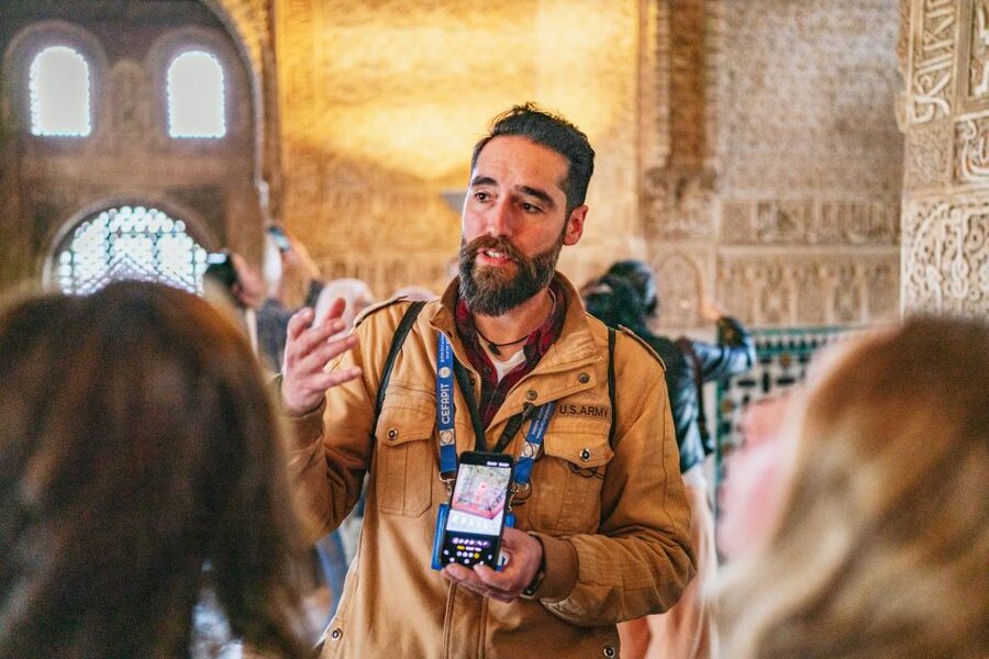 Granada: Alhambra Guided Tour with Nasrid Palaces & Gardens - Why this Alhambra guided tour works so well