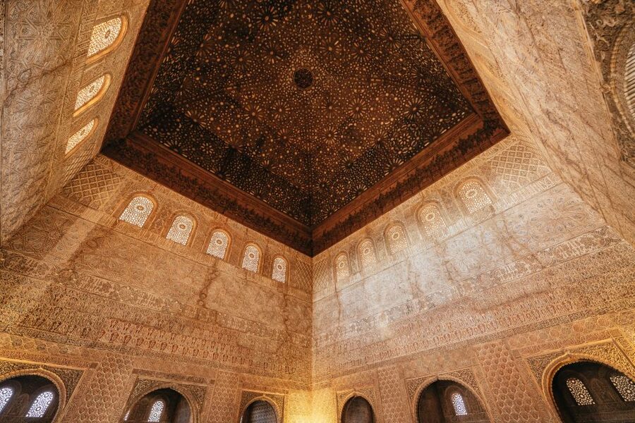 Granada: Alhambra Guided Tour with Nasrid Palaces & Gardens - Price and value: is $82 worth it for 3 hours?
