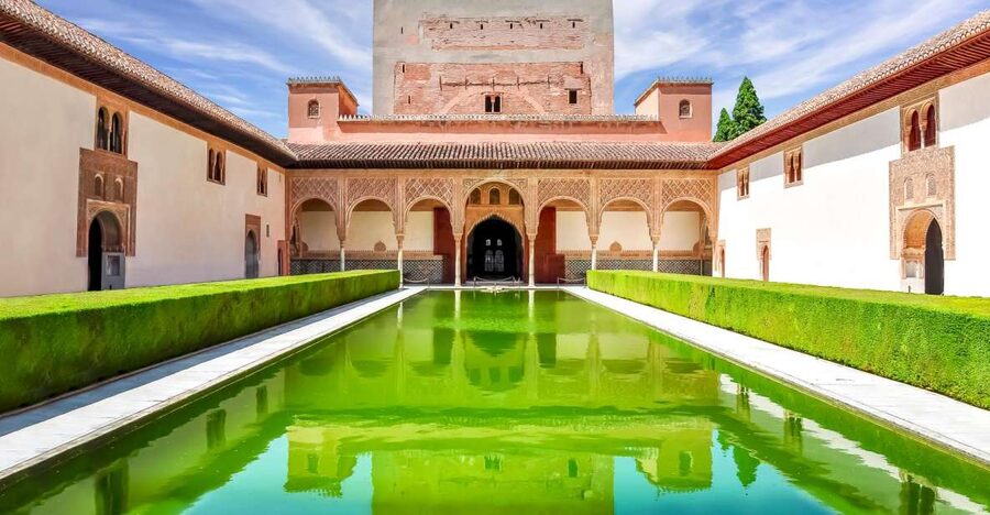Granada: Alhambra, Nasrid, and Generalife Private Tour - Alcazaba views of Granada and the Darro River