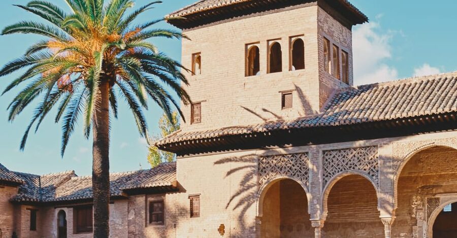 Granada: Alhambra & Nasrid Palaces Small Group Guided Tour - Who should book this Alhambra Alhambra tour, and who might want something else