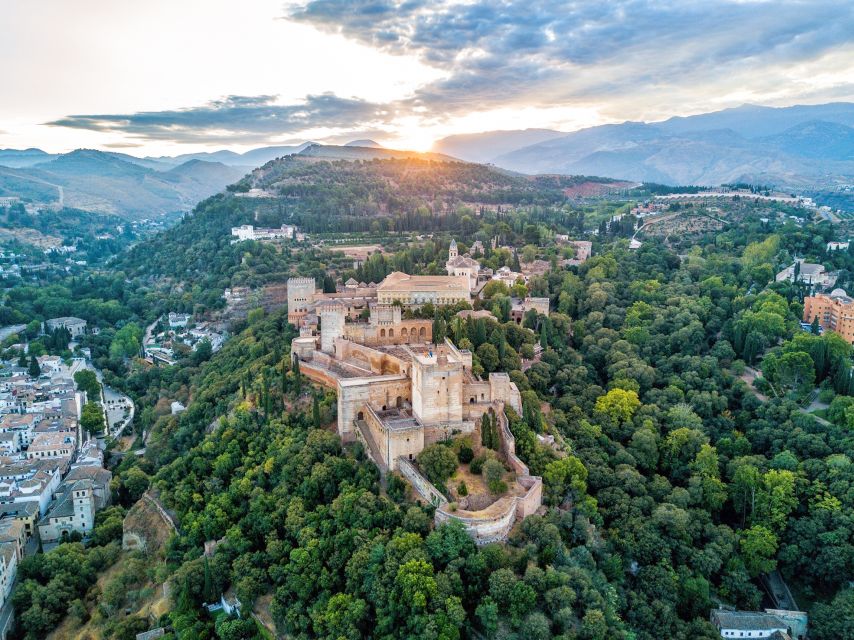 Granada: Alhambra & Nasrid Palaces Tour with Tickets - Alcazaba and Torre de la Vela: Where Granada Looks Like a Map