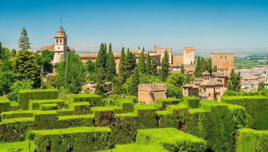 Granada: Alhambra Palace Guided Tour - Palace of Charles V: A Key Contrast (15 minutes)