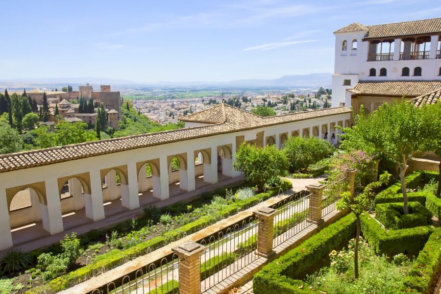 Granada: Alhambra Small Group Tour with Nasrid Palaces - Key things to know before you enter Alhambra