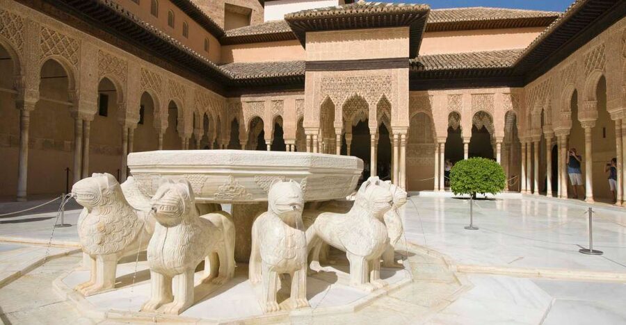 Granada: Alhambra Small Group Tour with Nasrid Palaces - Why this 3-hour Alhambra plan feels worth it