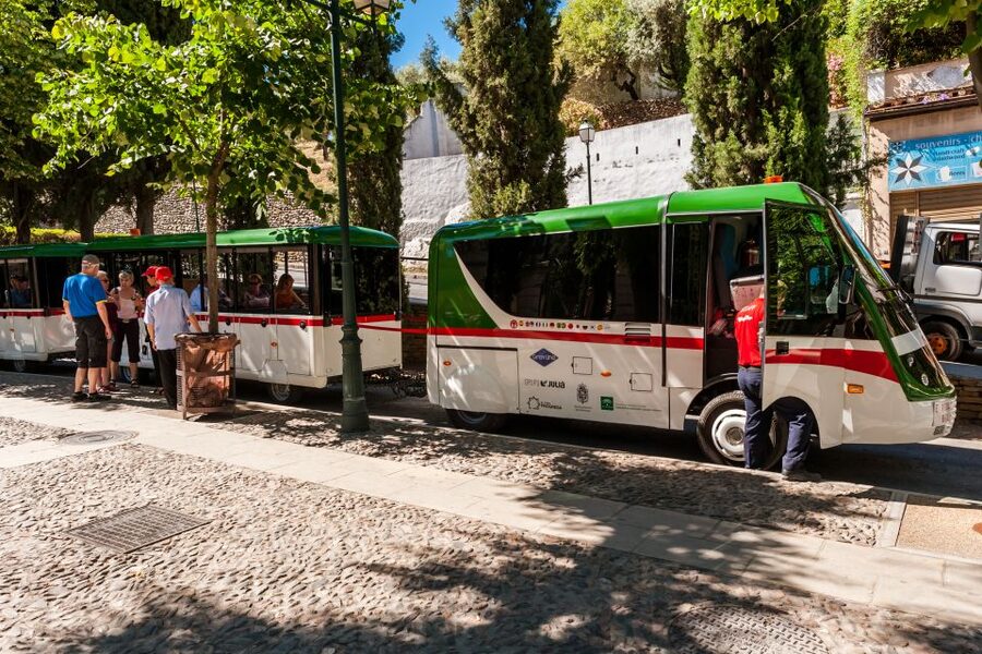 Granada City Train 1 or 2-Day Hop-On Hop-Off Ticket - Stop 7: Arco de Elvira and Hospital Real for older Granada streets