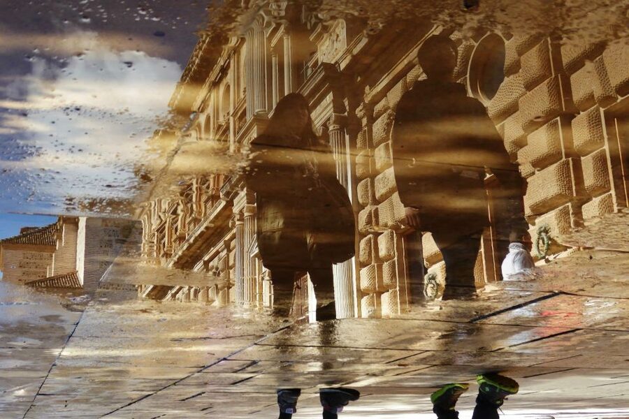 Granada: Fast-Track Alhambra & Nasrid Palaces Guided Tour - Mosque Baths: Where the Story Gets More Personal