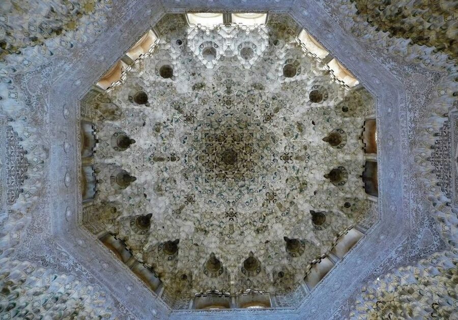 Granada: Fast-Track Alhambra & Nasrid Palaces Guided Tour - Guide Quality Makes the Difference Between Seeing and Getting It