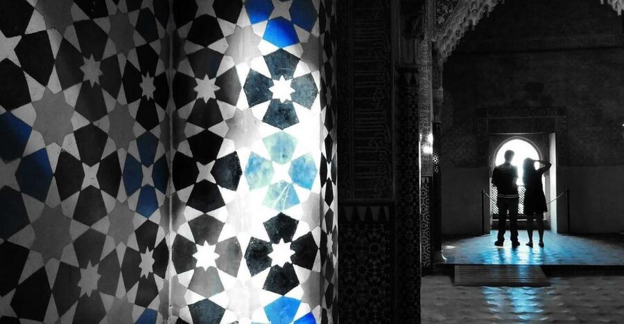 Granada: Fast-Track Alhambra & Nasrid Palaces Guided Tour - Where You Meet, What You Must Bring, and What Slows People Down