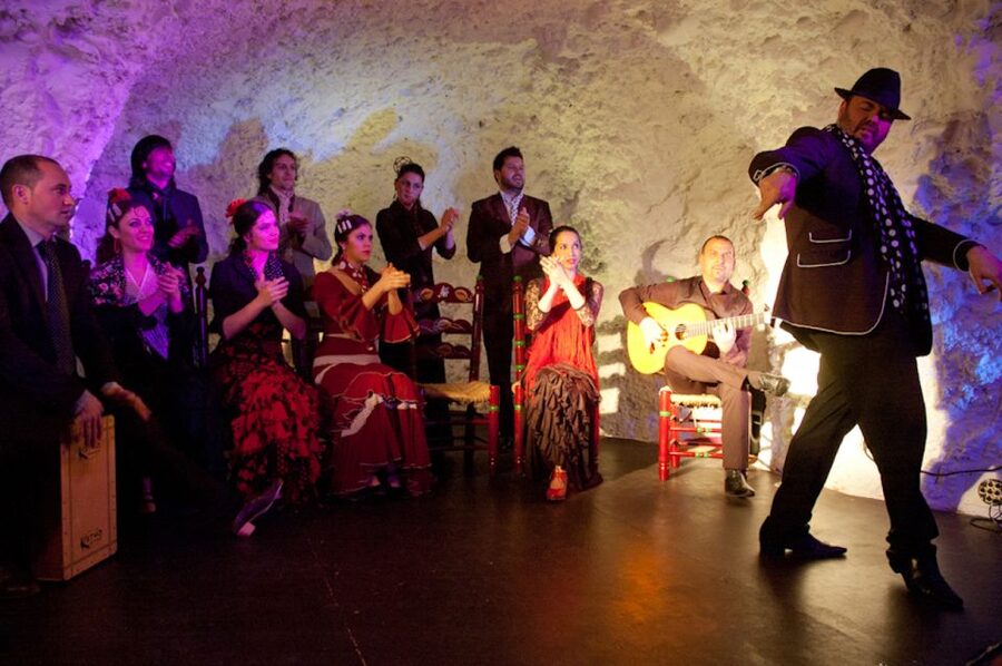 Granada: Flamenco Show at Templo del Flamenco with Drink - Drink and optional Mediterranean meal: is the upgrade worth it?